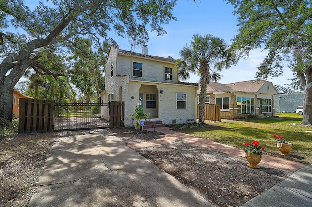 view of front of property featuring a front yard