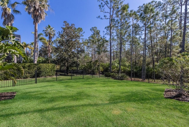 19424 Ganton Ave, Lakewood Ranch, FL 34202 - view of yard with fence