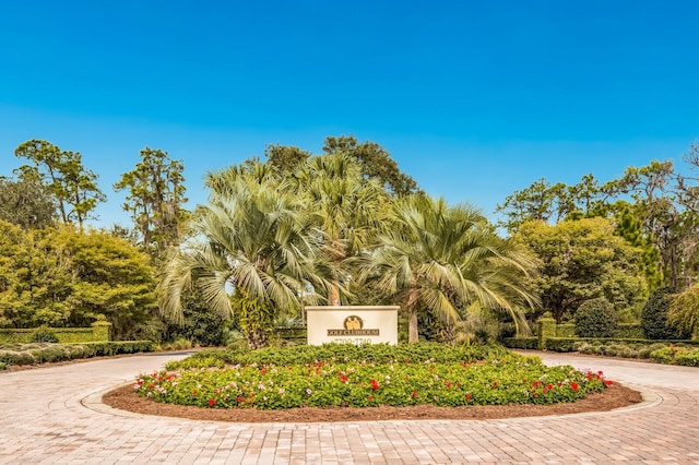 19424 Ganton Ave, Lakewood Ranch, FL 34202 - community sign featuring curved driveway
