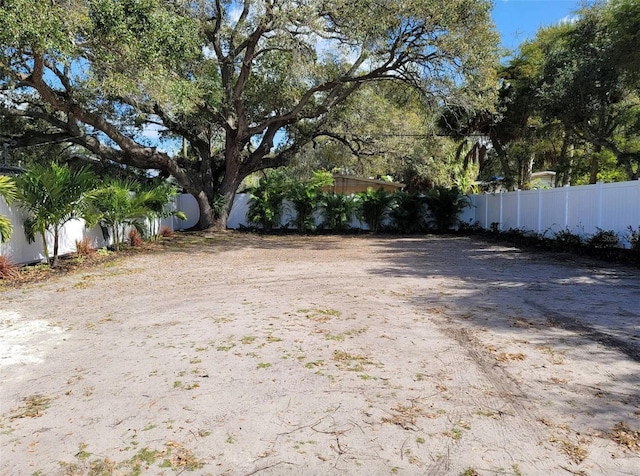 Listing photo 2 for 1051 S Tuttle Ave, Sarasota FL 34237