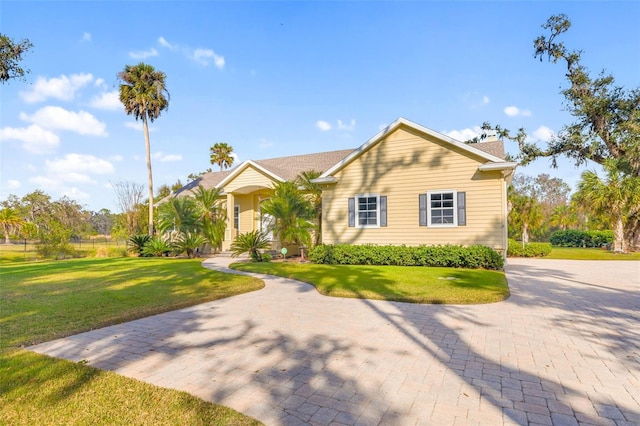 view of front of house with a front yard