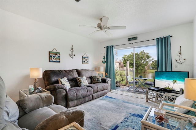 2907 51st Ave W, Bradenton, FL 34205 - living area with a ceiling fan