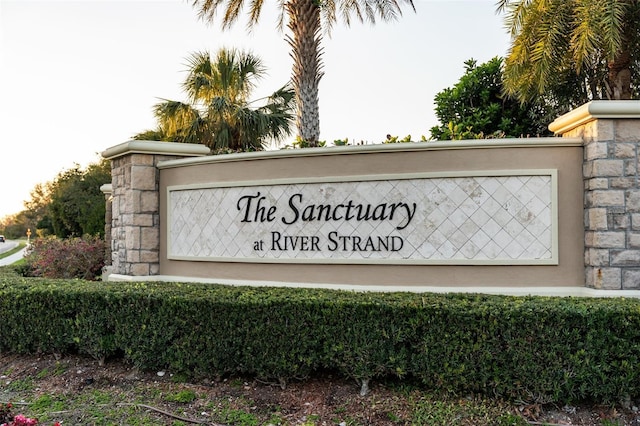 view of community / neighborhood sign