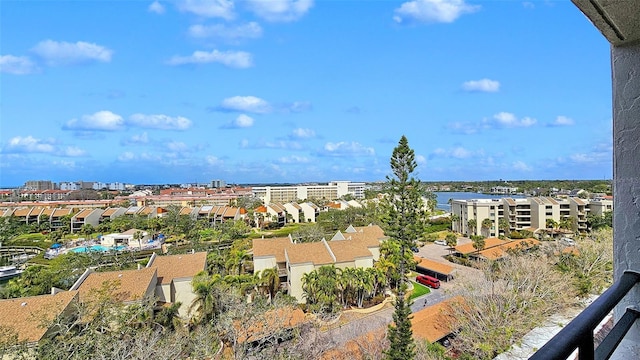 bird's eye view with a view of city