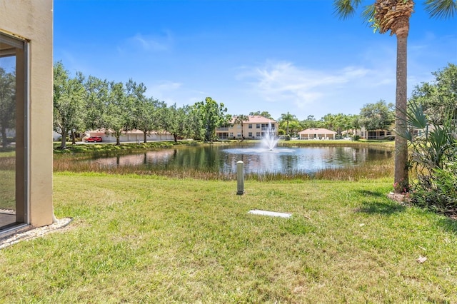 view of yard featuring a water view