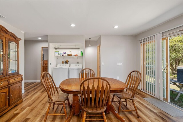 dining room featuring visible vents, recessed lighting, baseboards, and light wood-style floors