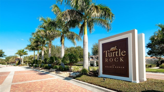 view of community / neighborhood sign