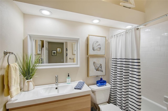 full bath with shower / bath combination with curtain, recessed lighting, toilet, and vanity