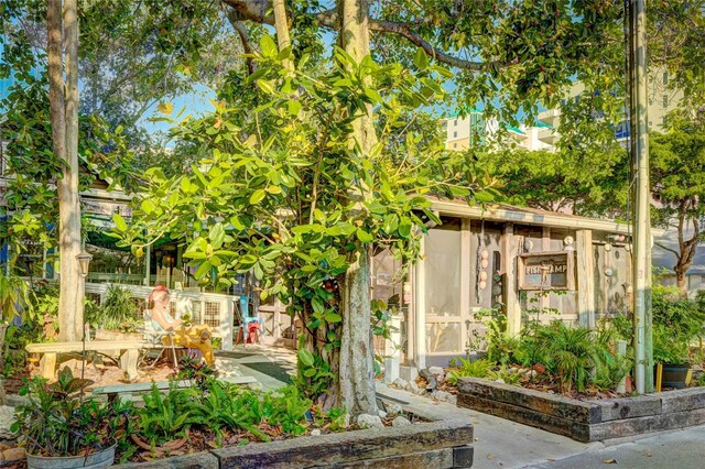 526 Bird Key Dr, Sarasota, FL 34236 - view of front facade
