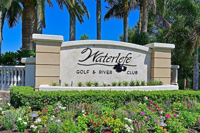 view of community / neighborhood sign