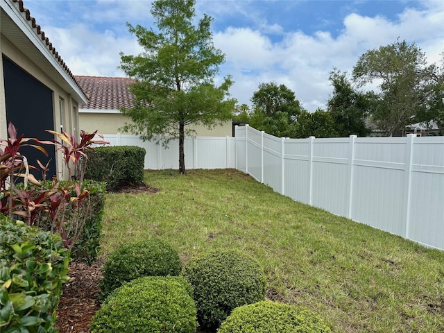 5333 Charlie Brown Ln, Sarasota, FL 34233 - view of yard