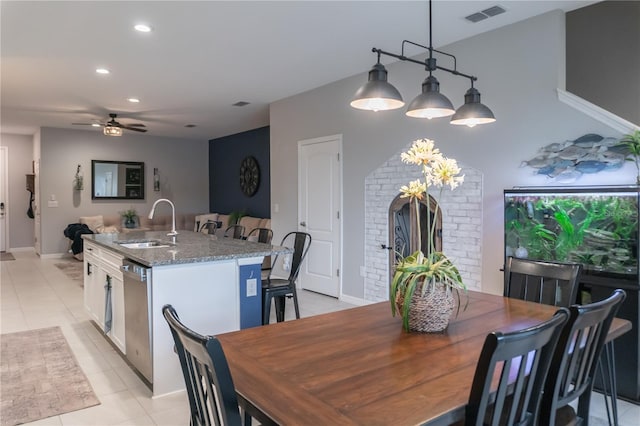 dining space with light tile patterned floors, recessed lighting, visible vents, ceiling fan, and baseboards