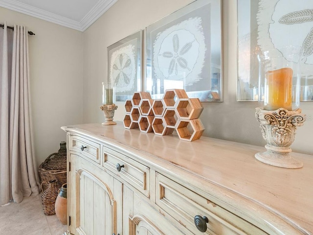 room details featuring ornamental molding