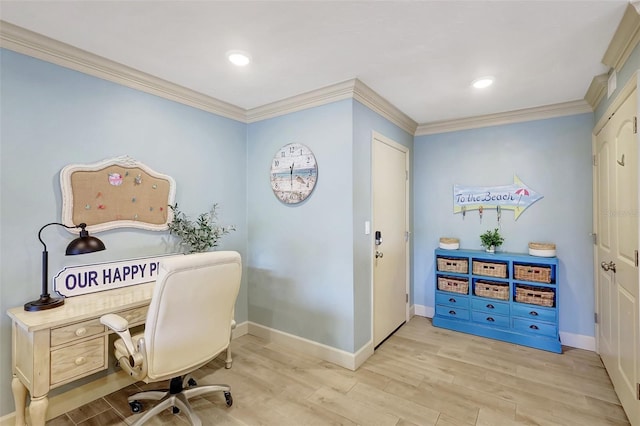 office area featuring crown molding, light wood finished floors, recessed lighting, and baseboards