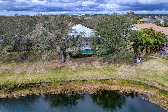 bird's eye view with a water view