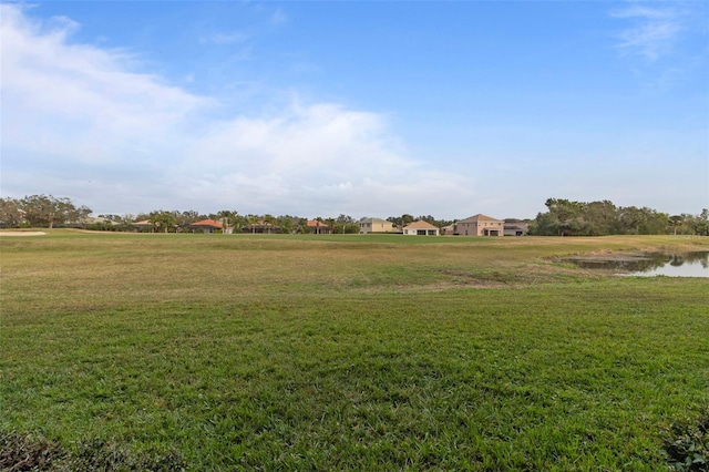 view of yard featuring a water view