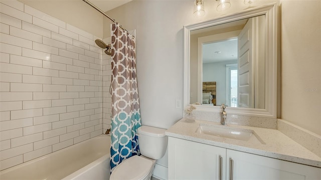 512 Laurel Park Dr, Sarasota, FL 34236 - full bath featuring shower / bath combination with curtain, vanity, and toilet