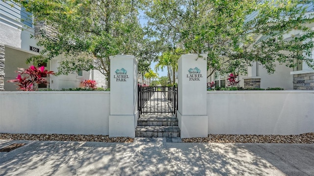 512 Laurel Park Dr, Sarasota, FL 34236 - view of gate featuring a fenced front yard