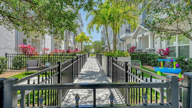 512 Laurel Park Dr, Sarasota, FL 34236 - view of home's community with a residential view