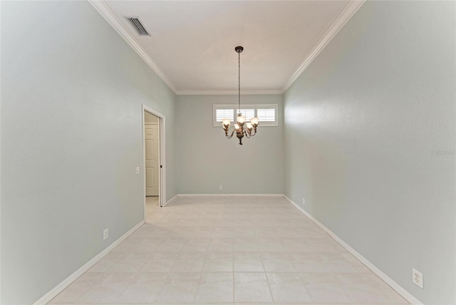 spare room featuring a chandelier, ornamental molding, visible vents, and baseboards