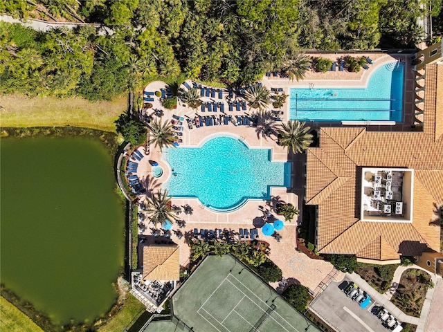 bird's eye view with a water view