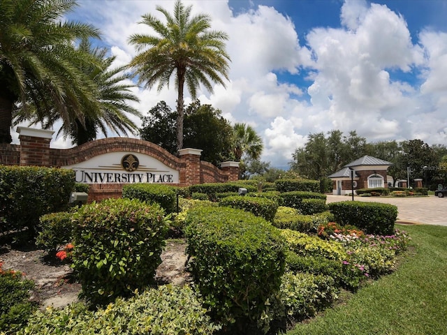 view of community / neighborhood sign