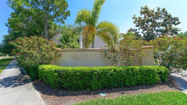 view of community / neighborhood sign