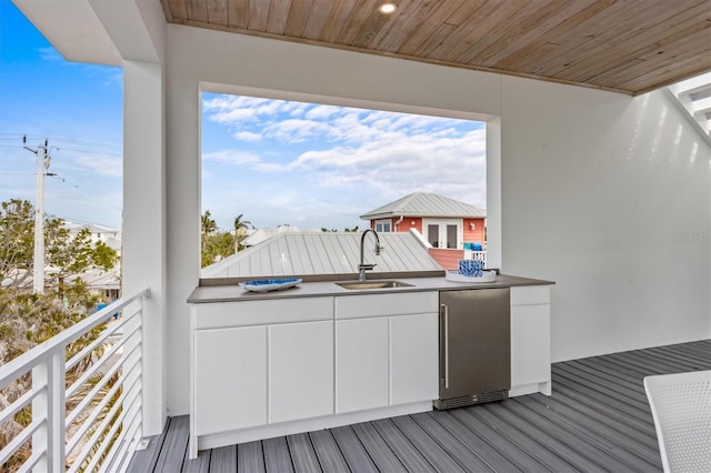 balcony featuring a sink