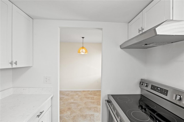 kitchen with stainless steel electric range, decorative light fixtures, under cabinet range hood, and white cabinetry