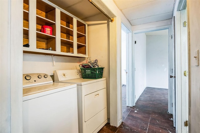 laundry room with laundry area and washing machine and dryer