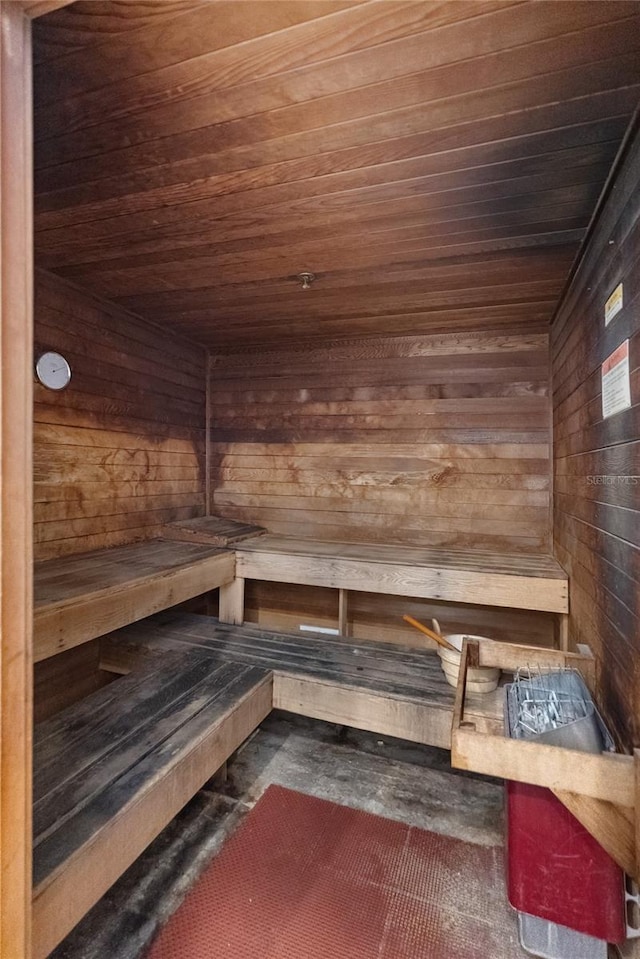 view of sauna / steam room