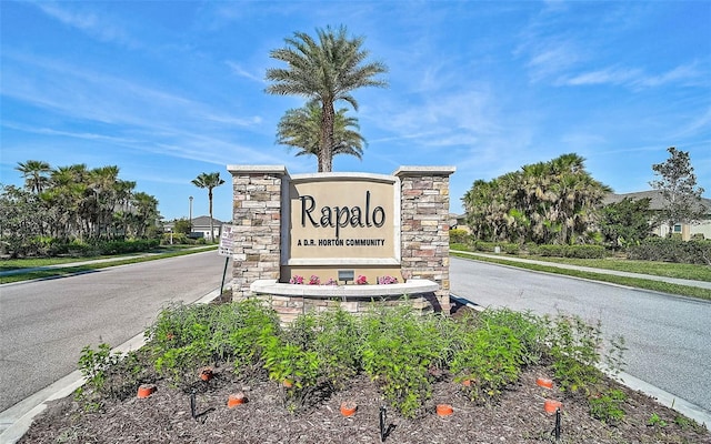 view of community / neighborhood sign