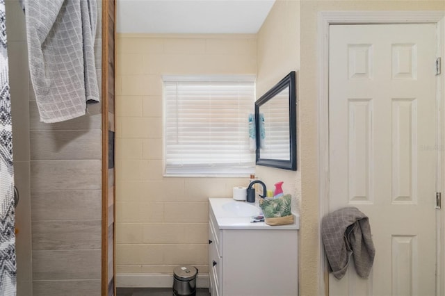 bathroom with vanity