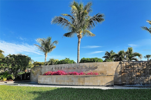 3540 Mistletoe Ln, Longboat Key, FL 34228 - view of community sign