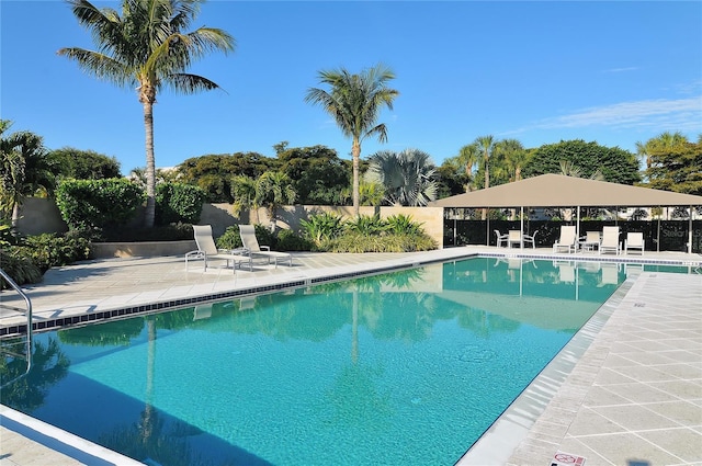 3540 Mistletoe Ln, Longboat Key, FL 34228 - community pool with a patio