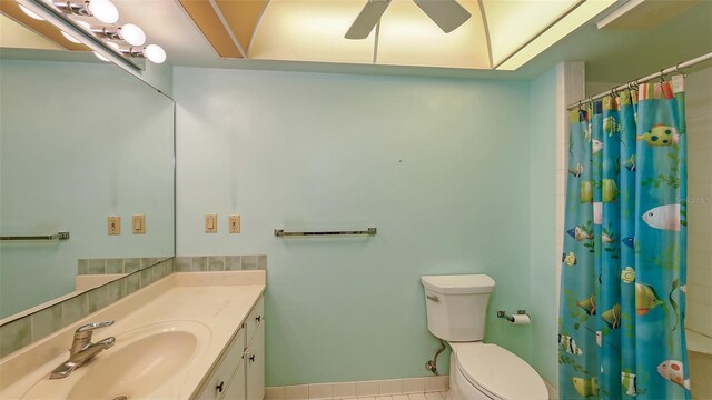 3692 Glen Oaks Manor Dr, Sarasota, FL 34232 - bathroom featuring toilet, vanity, a ceiling fan, and a shower with shower curtain