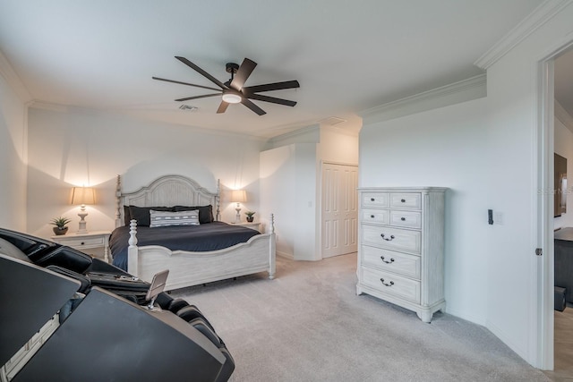 bedroom featuring baseboards, visible vents, light colored carpet, ceiling fan, and crown molding