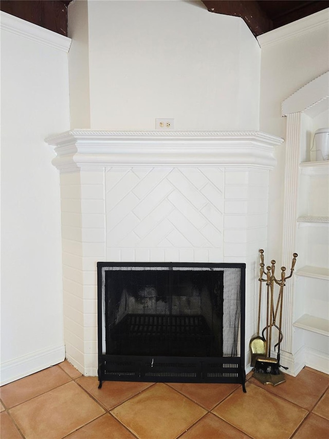611 19th Ave W, Palmetto, FL 34221 - detailed view of a fireplace and baseboards