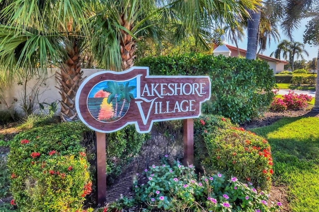 view of community / neighborhood sign