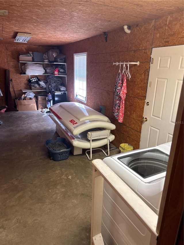 garage with washer / dryer