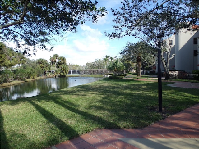 view of yard featuring a water view