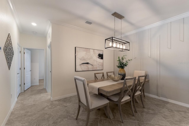 dining area with ornamental molding, recessed lighting, visible vents, and baseboards