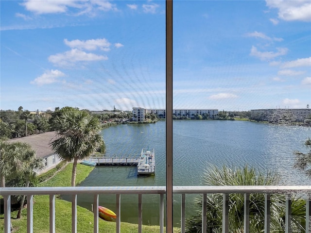 view of water feature with a floating dock