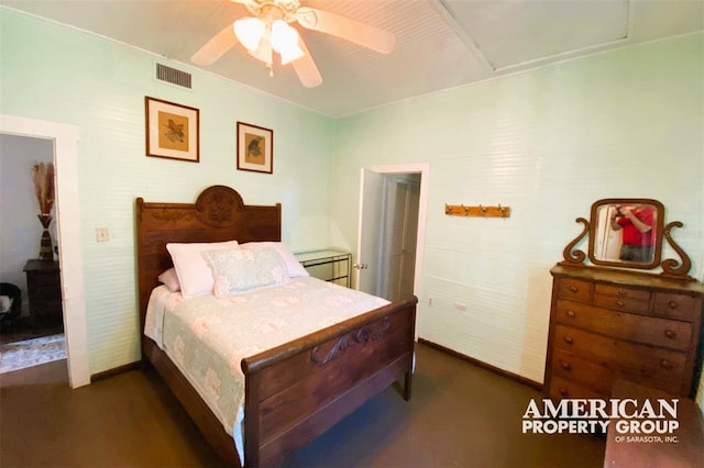 bedroom with visible vents, ceiling fan, and baseboards