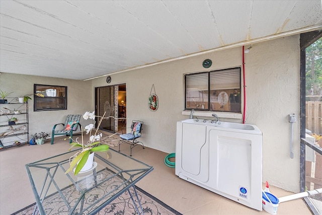 view of patio with washer / clothes dryer