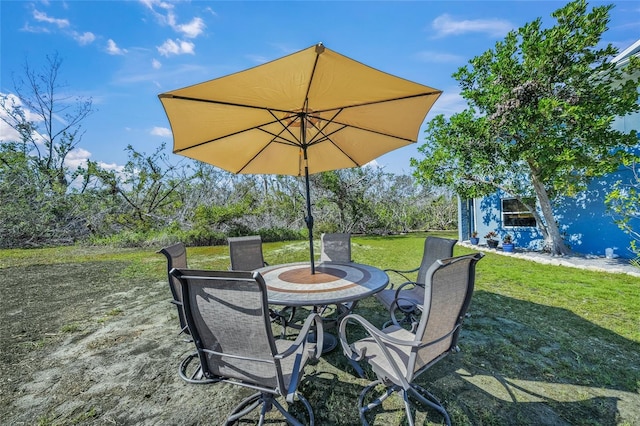 691 Gulf Bay Rd, Longboat Key, FL 34228 - view of patio / terrace