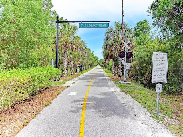 5709 Sunflower Cir, Sarasota, FL 34238 - view of road