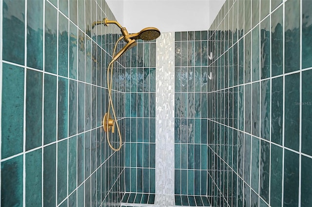 details with a tile shower