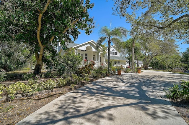 view of front of house featuring driveway