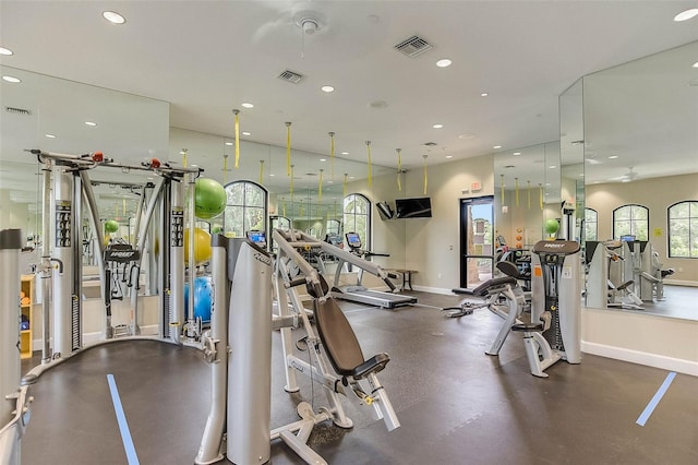 gym featuring recessed lighting, visible vents, and baseboards